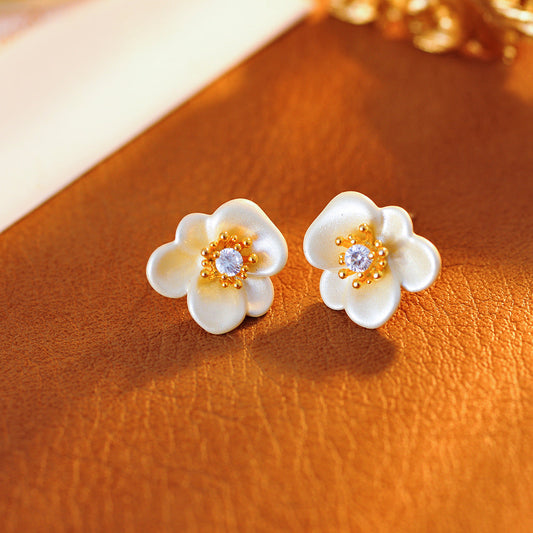 Liria Earrings – Flower Design & Cubic Zirconia