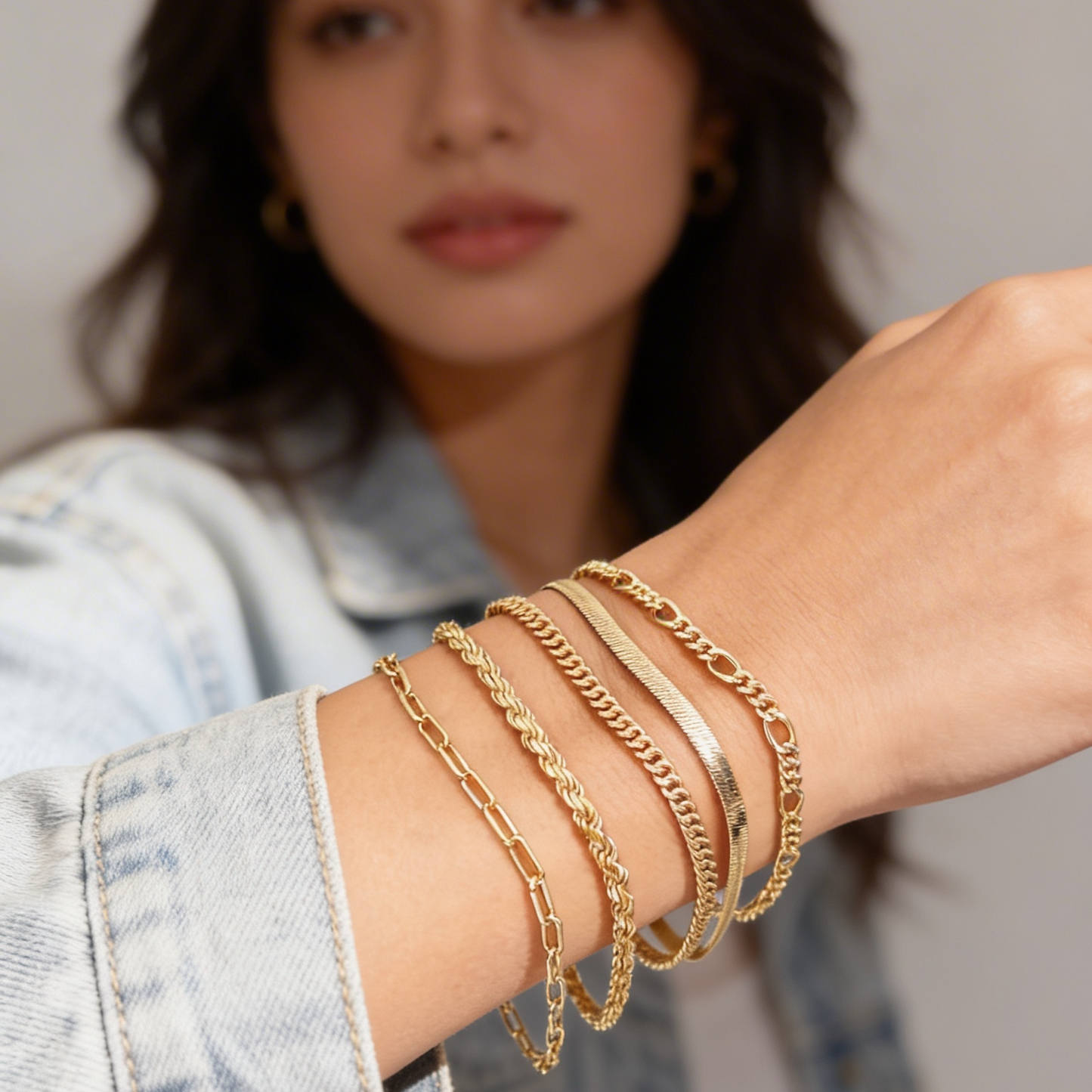 Aura Dorada Set – 5 Gold Stainless Steel Bracelets